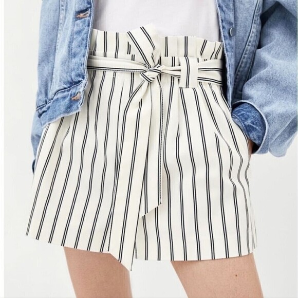 Zara TRF Pleated Belted High Waist Paper Bag Shorts White Striped Size XS New - Picture 3 of 12
